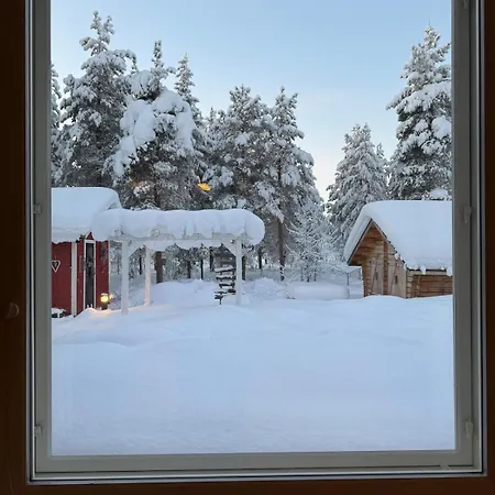 Red House At Kuusitie Kittilä