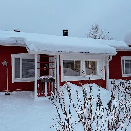 Red House At Kuusitie Ferienhaus *